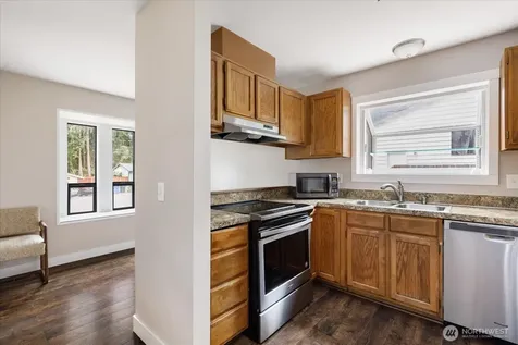 210 NW Calista Court Oak Harbor WA 98277