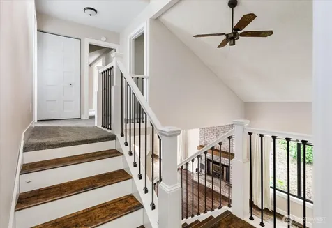 210 NW Calista Court Oak Harbor WA 98277