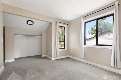 210 NW Calista Court Oak Harbor WA 98277