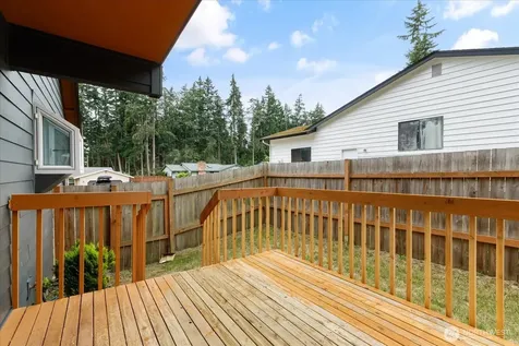 210 NW Calista Court Oak Harbor WA 98277