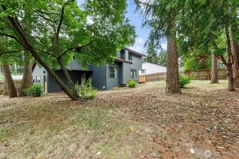 210 NW Calista Court Oak Harbor WA 98277