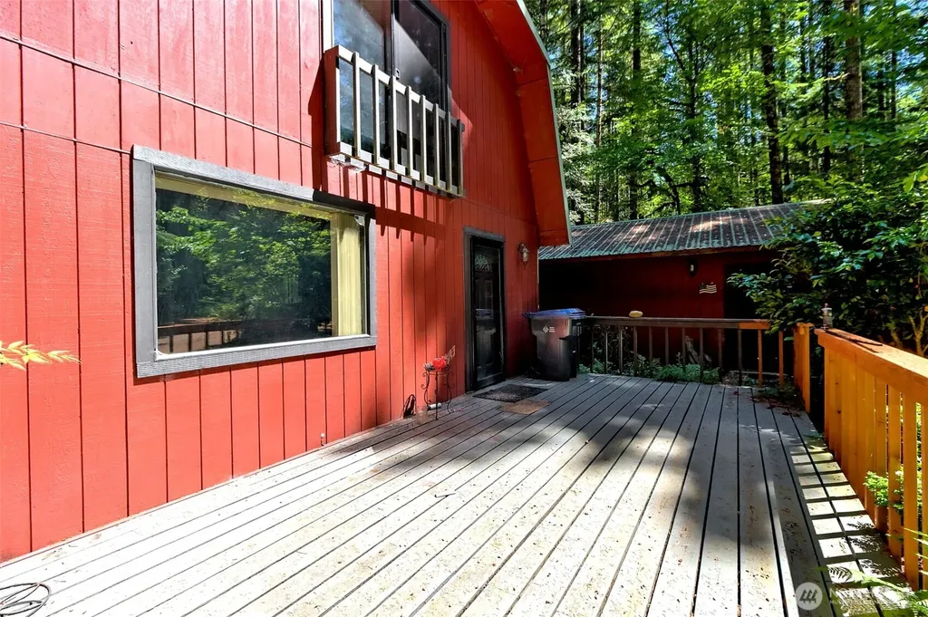 830 N Lake Cushman Road Hoodsport WA 98548