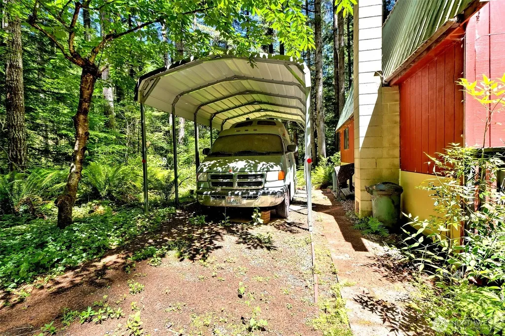 830 N Lake Cushman Road Hoodsport WA 98548