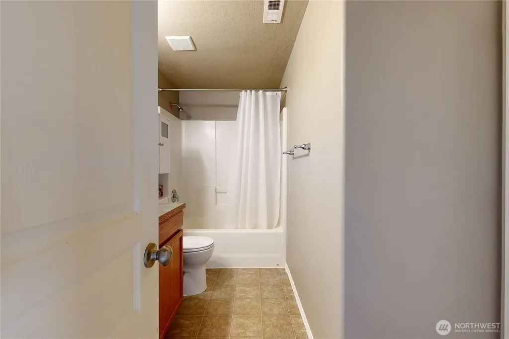 1310 SW Riparian Court College Place WA 99324