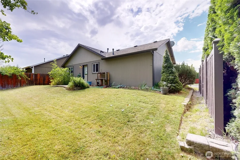 1310 SW Riparian Court College Place WA 99324