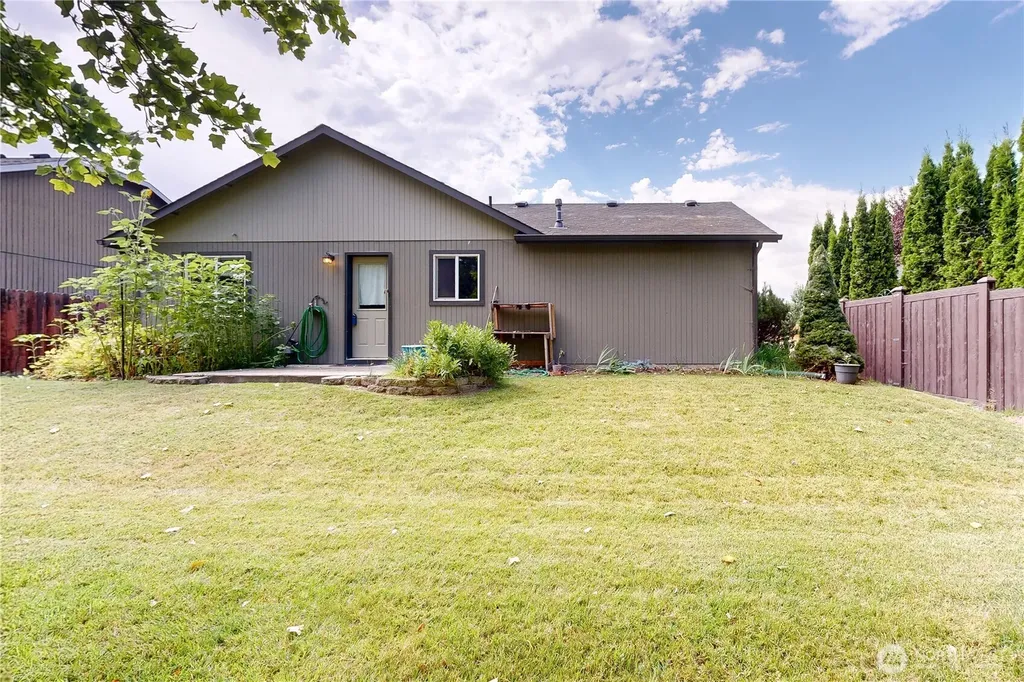 1310 SW Riparian Court College Place WA 99324
