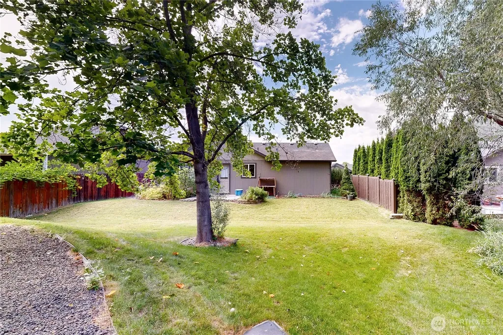 1310 SW Riparian Court College Place WA 99324