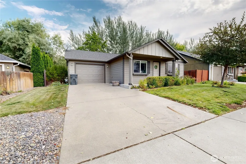 1310 SW Riparian Court College Place WA 99324
