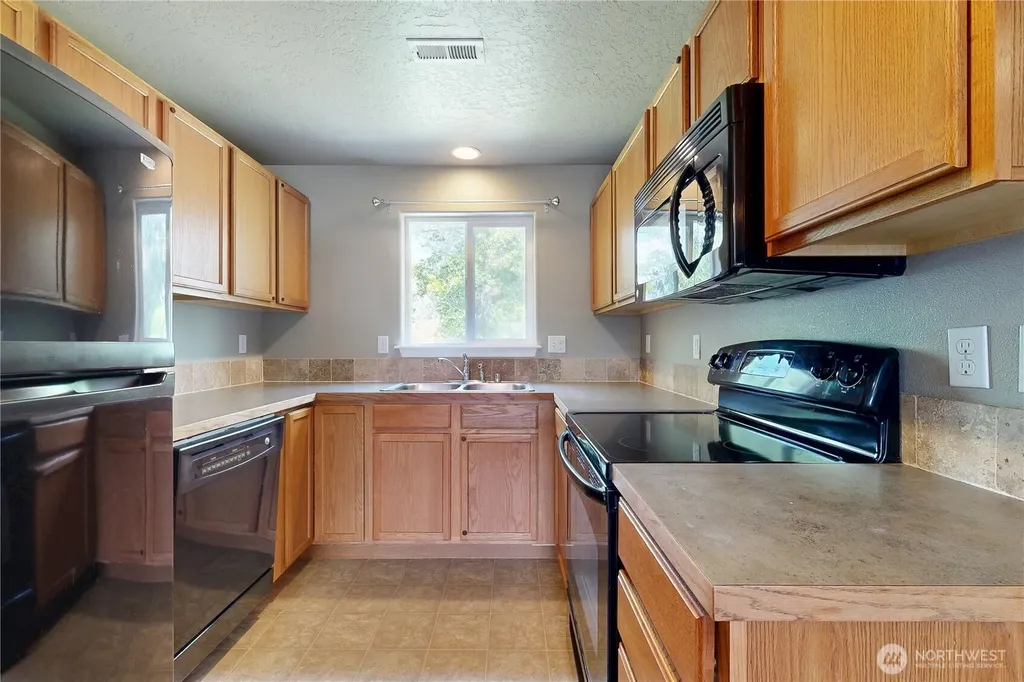 1310 SW Riparian Court College Place WA 99324