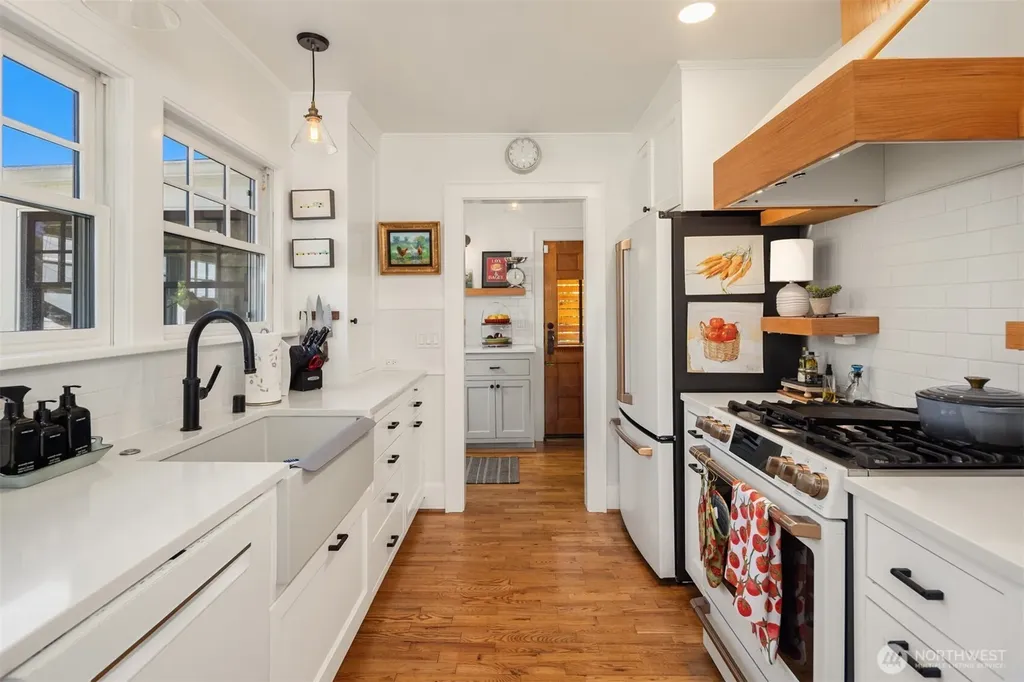428 3rd Avenue N Edmonds WA 98020