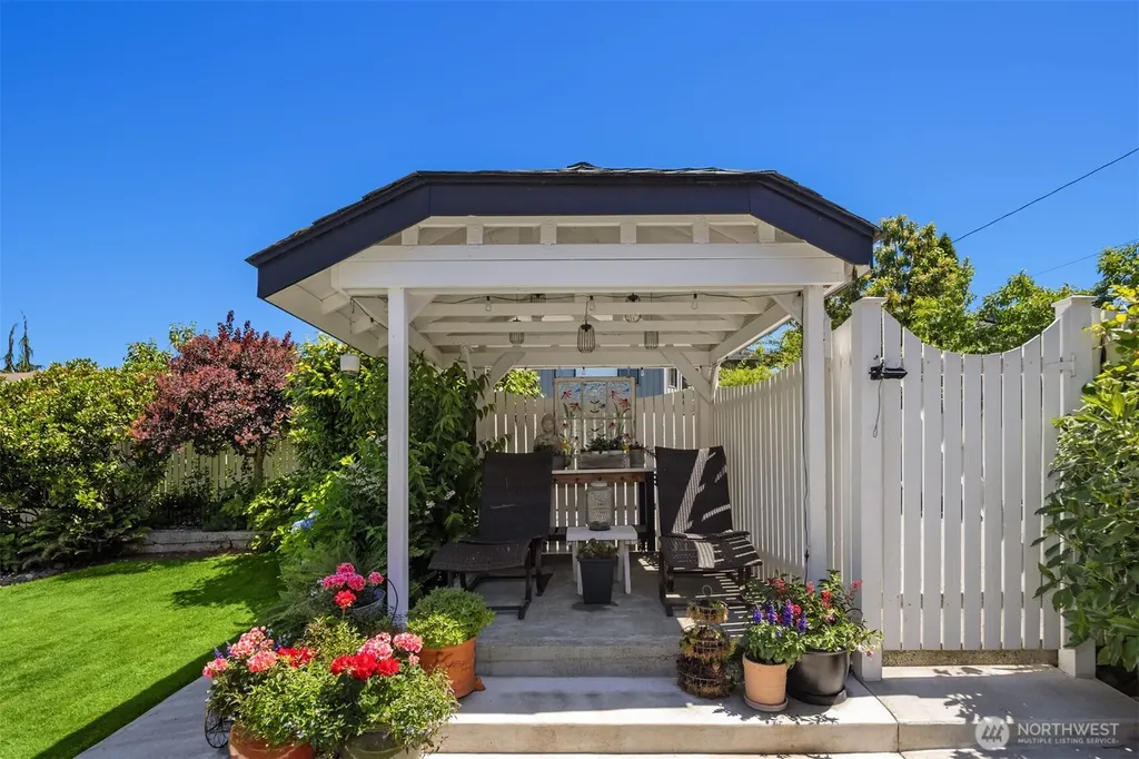 428 3rd Avenue N Edmonds WA 98020