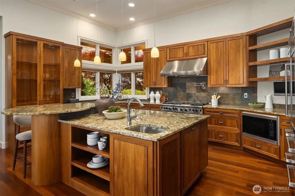 3052 NE Harrison Street Issaquah WA 98029