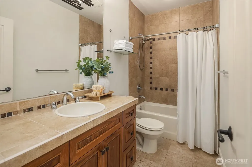 3052 NE Harrison Street Issaquah WA 98029