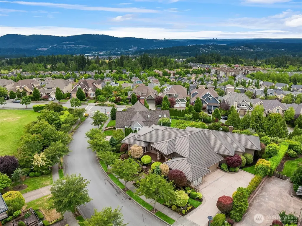 3052 NE Harrison Street Issaquah WA 98029