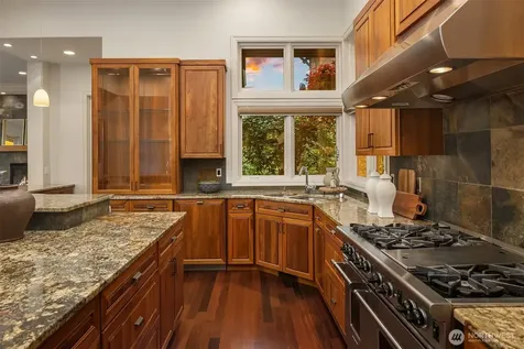 3052 NE Harrison Street Issaquah WA 98029
