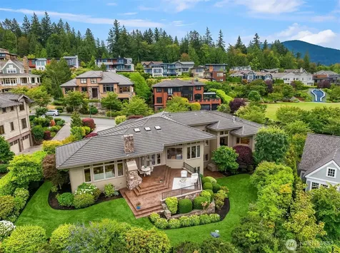 3052 NE Harrison Street Issaquah WA 98029