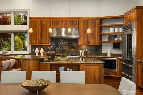 3052 NE Harrison Street Issaquah WA 98029