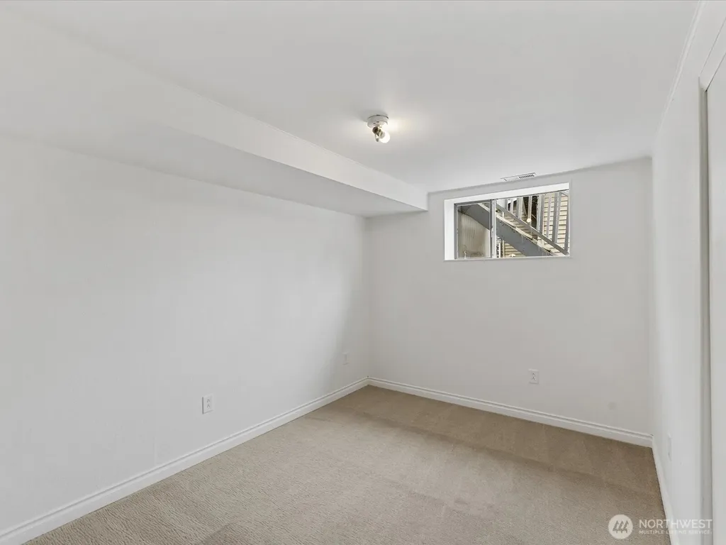 3303 Wave Drive Everett WA 98203