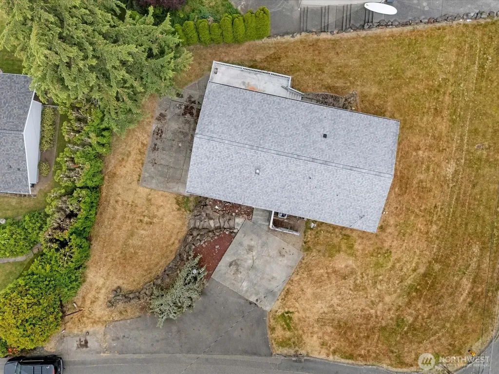3303 Wave Drive Everett WA 98203