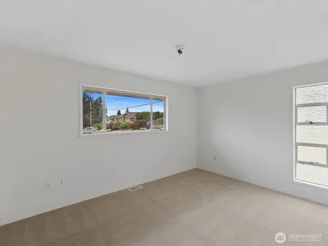3303 Wave Drive Everett WA 98203