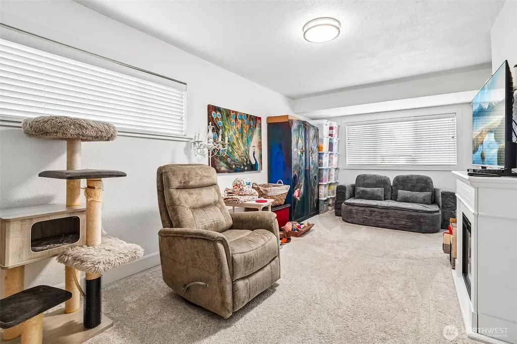 708 5th Avenue SE Puyallup WA 98372