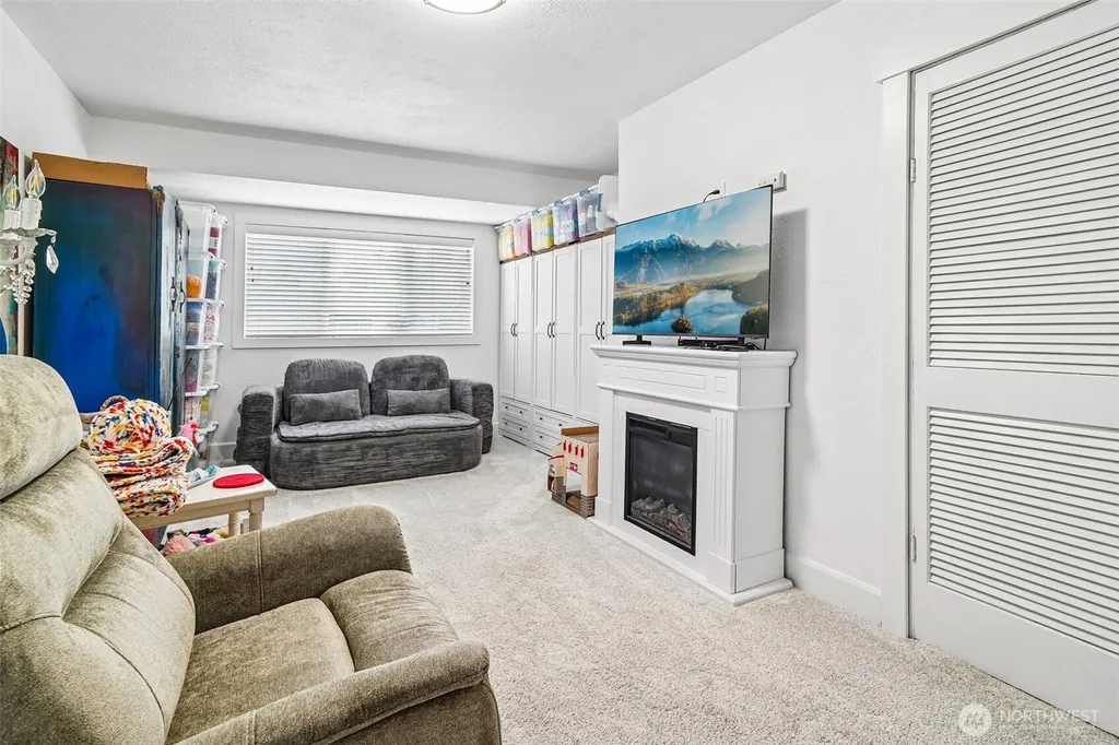 708 5th Avenue SE Puyallup WA 98372