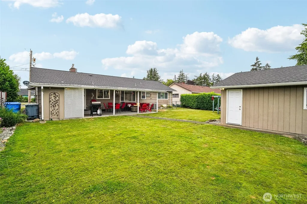 708 5th Avenue SE Puyallup WA 98372