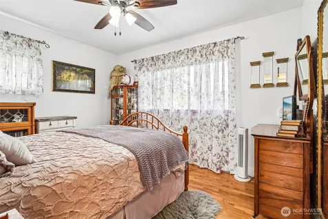 708 5th Avenue SE Puyallup WA 98372