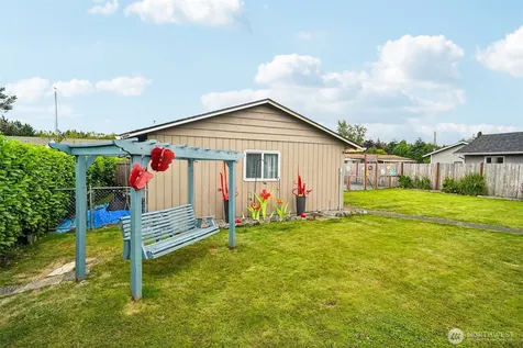 708 5th Avenue SE Puyallup WA 98372
