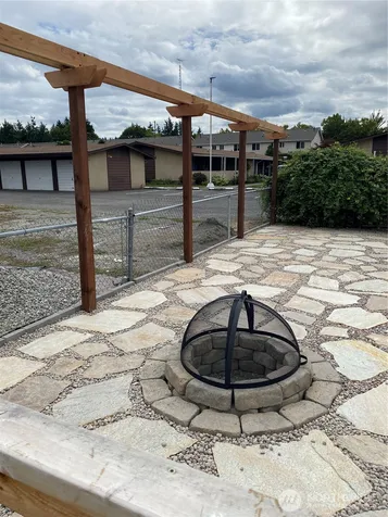 708 5th Avenue SE Puyallup WA 98372