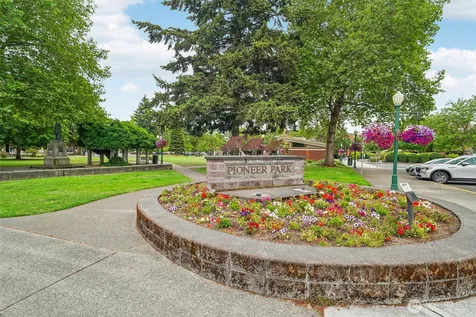708 5th Avenue SE Puyallup WA 98372