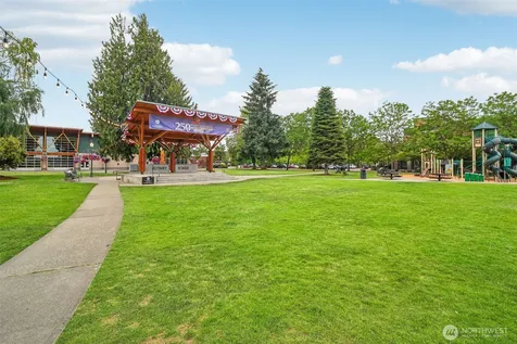 708 5th Avenue SE Puyallup WA 98372