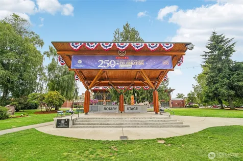 708 5th Avenue SE Puyallup WA 98372