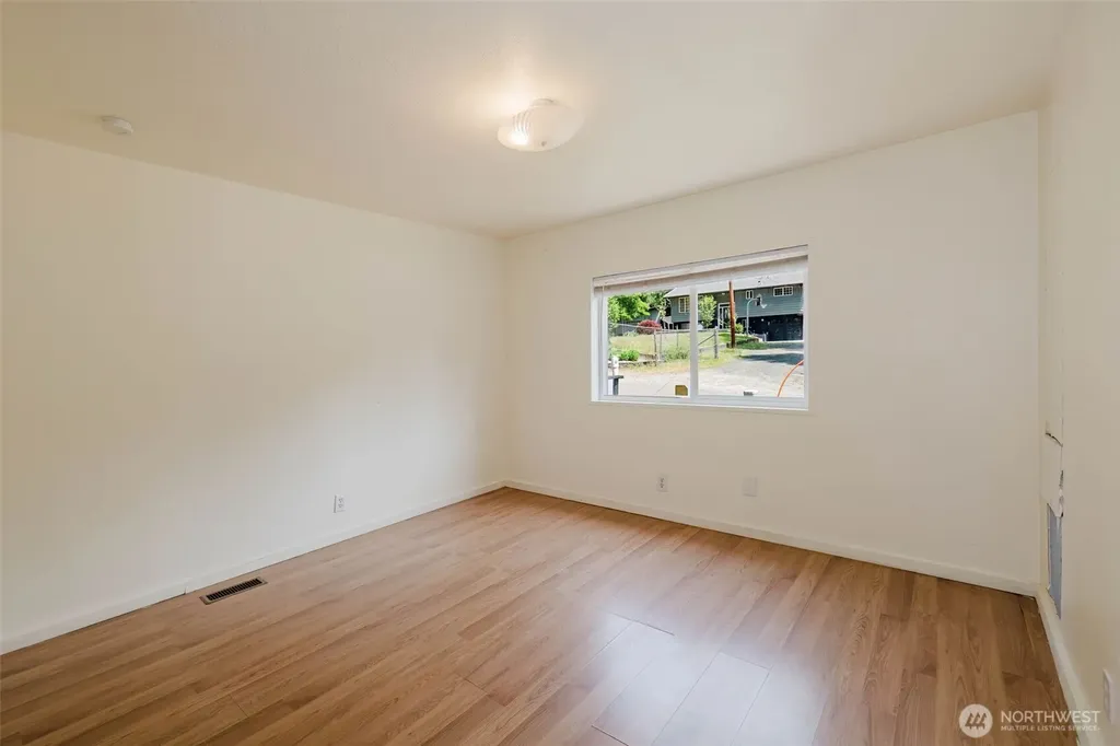 401 E Lk Devereaux Road Allyn WA 98524