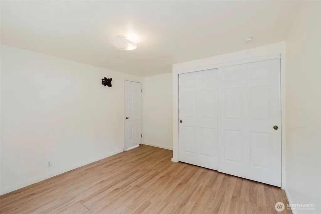 401 E Lk Devereaux Road Allyn WA 98524