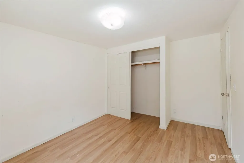 401 E Lk Devereaux Road Allyn WA 98524
