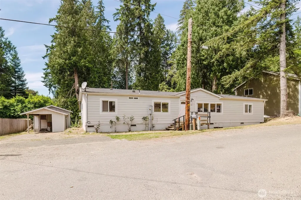 401 E Lk Devereaux Road Allyn WA 98524