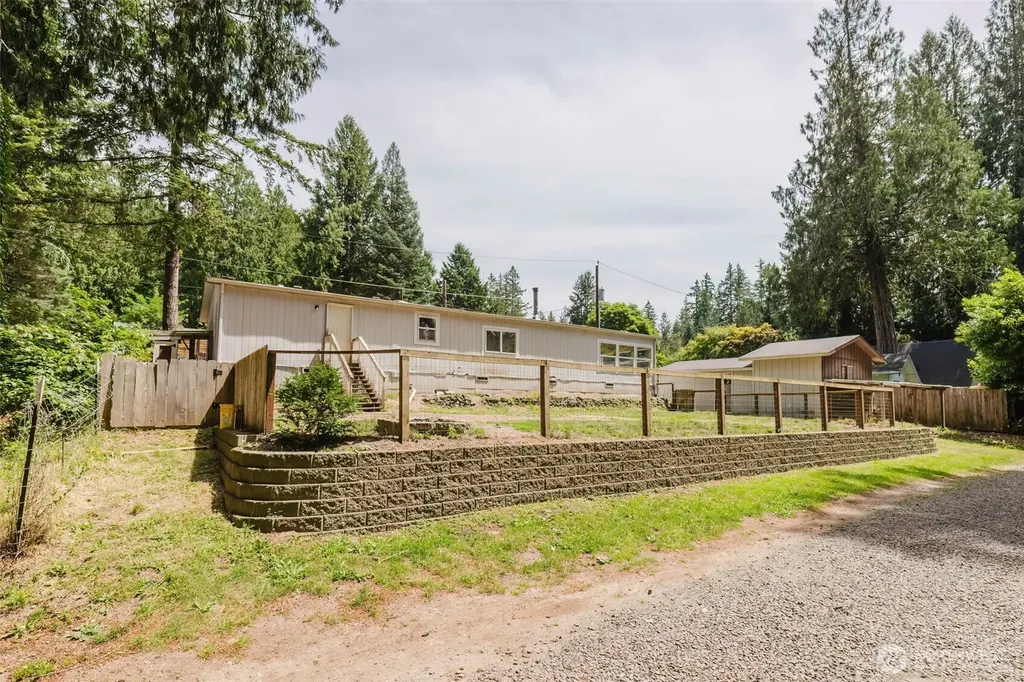 401 E Lk Devereaux Road Allyn WA 98524