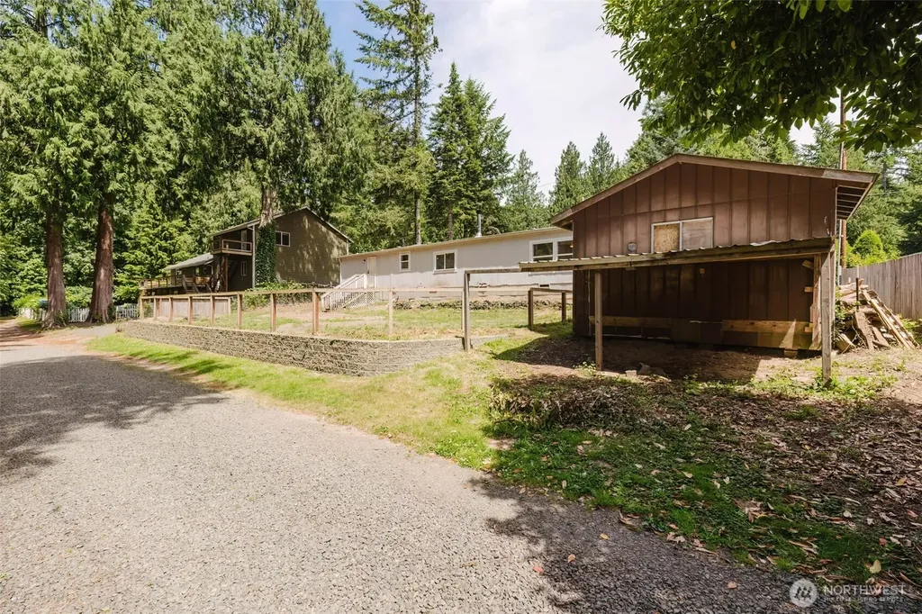401 E Lk Devereaux Road Allyn WA 98524