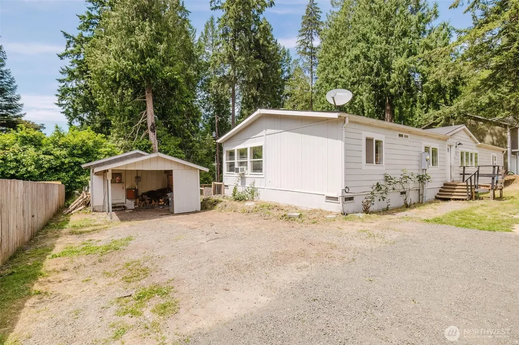 401 E Lk Devereaux Road Allyn WA 98524