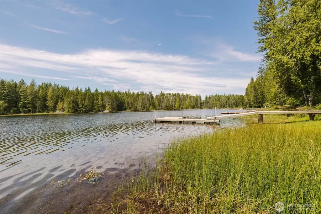 401 E Lk Devereaux Road Allyn WA 98524