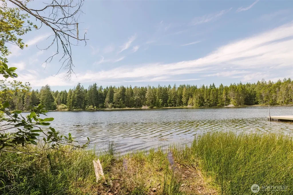 401 E Lk Devereaux Road Allyn WA 98524