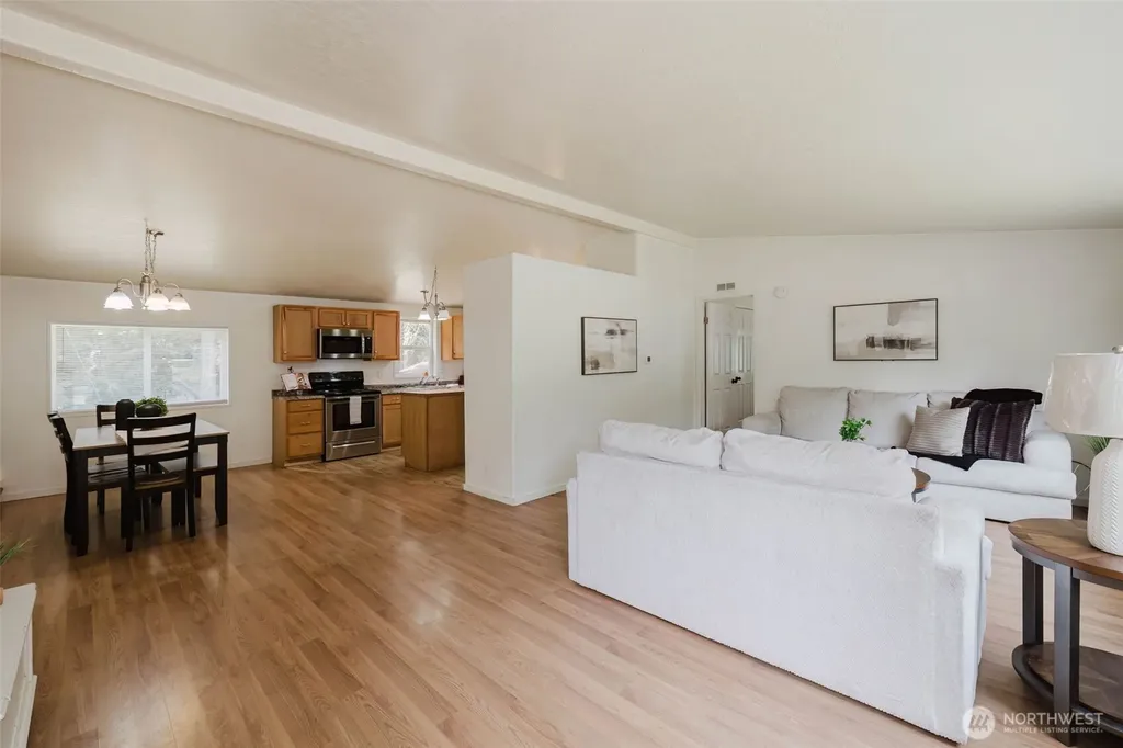 401 E Lk Devereaux Road Allyn WA 98524