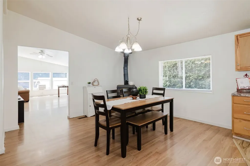 401 E Lk Devereaux Road Allyn WA 98524