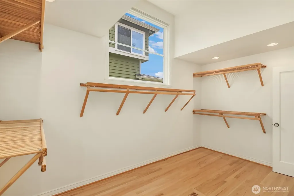 2852 NW 62nd Street Seattle WA 98107