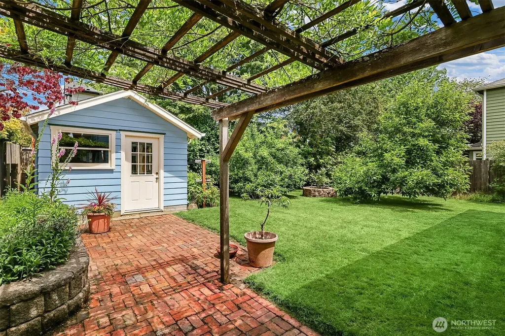 2852 NW 62nd Street Seattle WA 98107