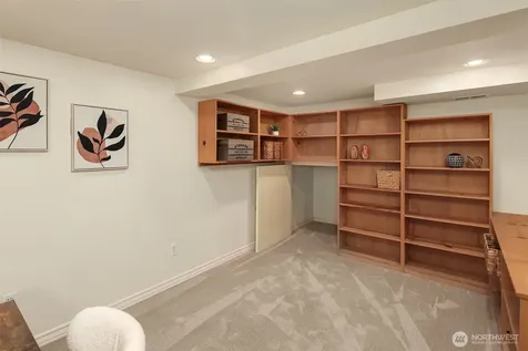 2852 NW 62nd Street Seattle WA 98107
