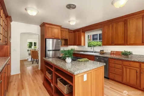 2852 NW 62nd Street Seattle WA 98107