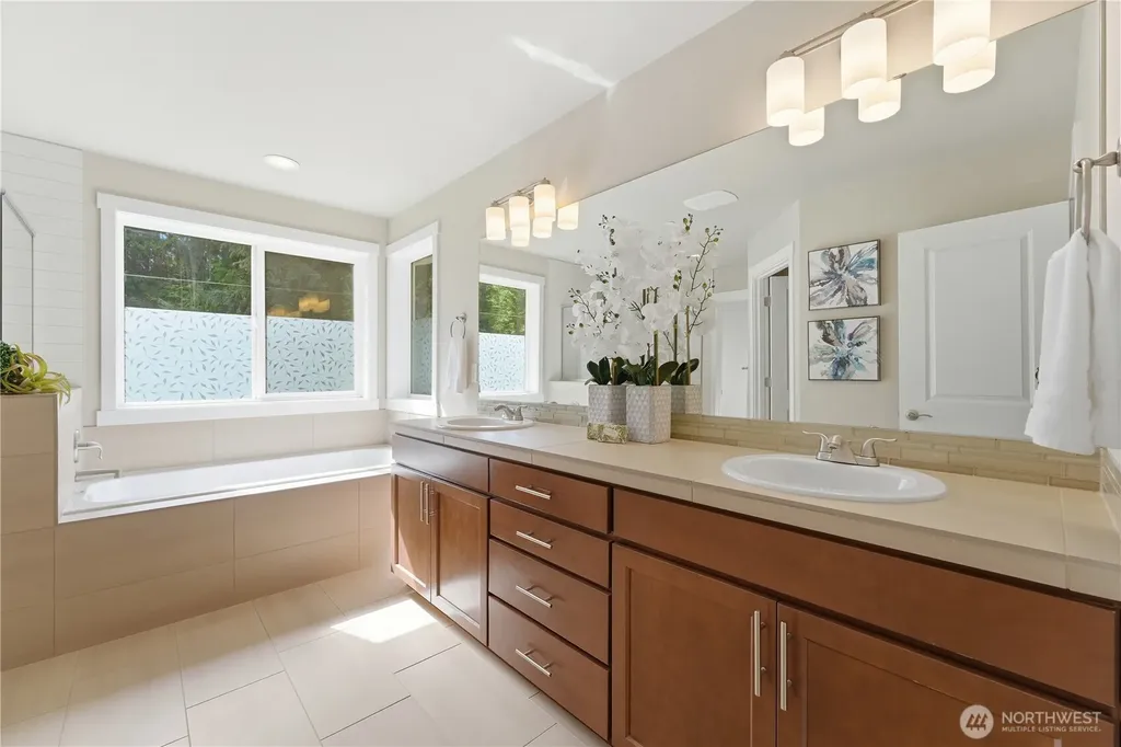 16005 74th Avenue NE Kenmore WA 98028