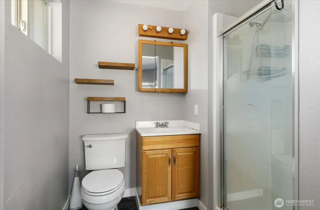 2473 Olympic Drive Oak Harbor WA 98277